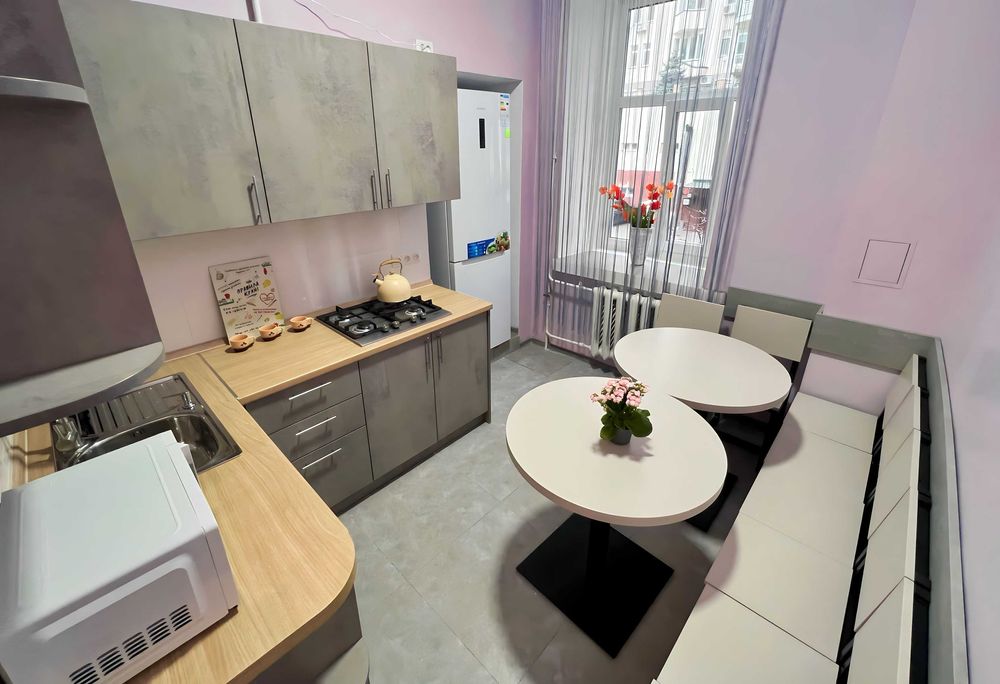 Новий Хостел біля ЖД | Комфортний та теплий простір для гостей!