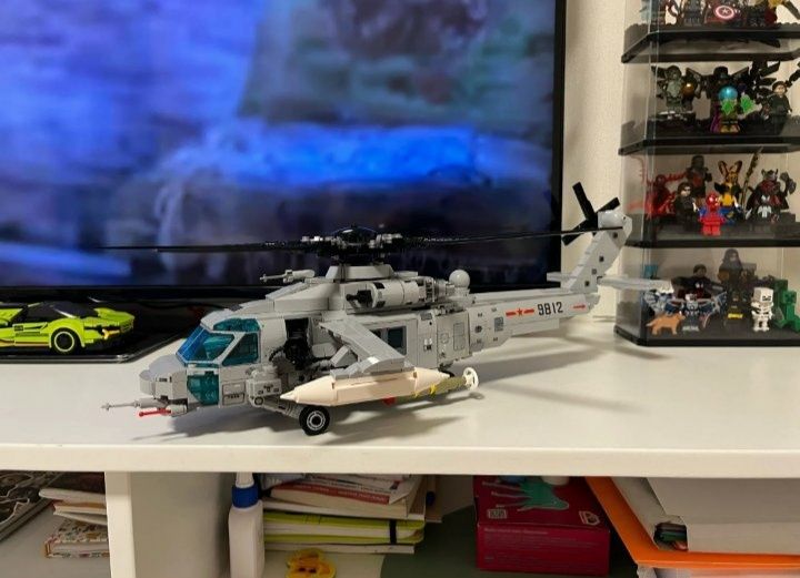 Детские конструкторы вертолёт спецназ полиция 935 шт Совместим с LEGO