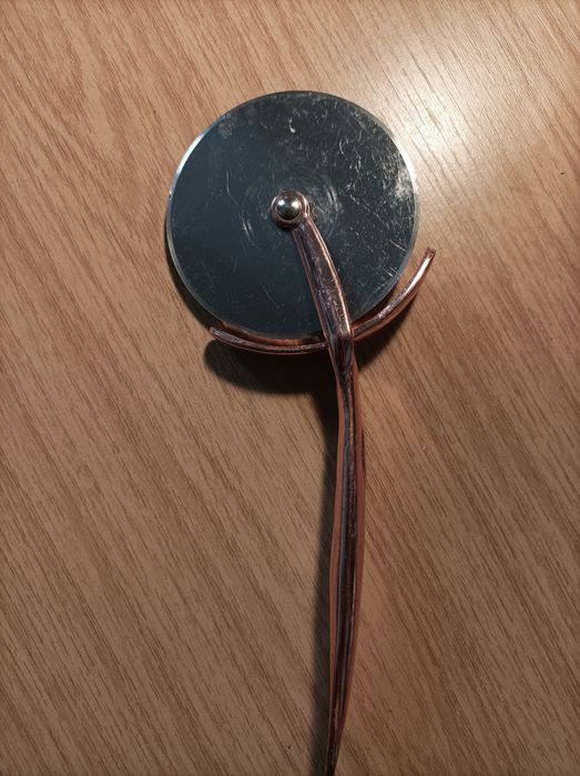 Нож для нарезки пиццы