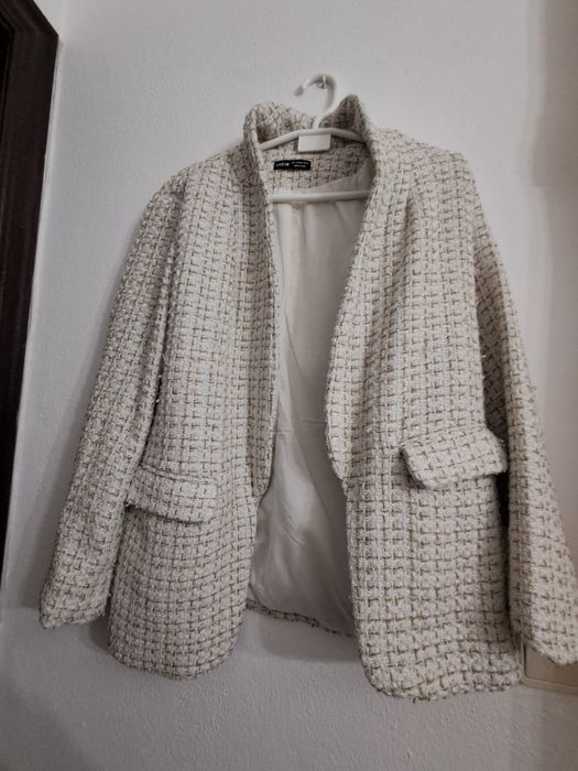 Blaser branco/creme  com linhas douradas