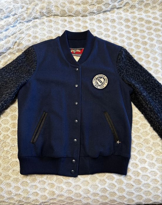 Бомбер Hilfiger denim