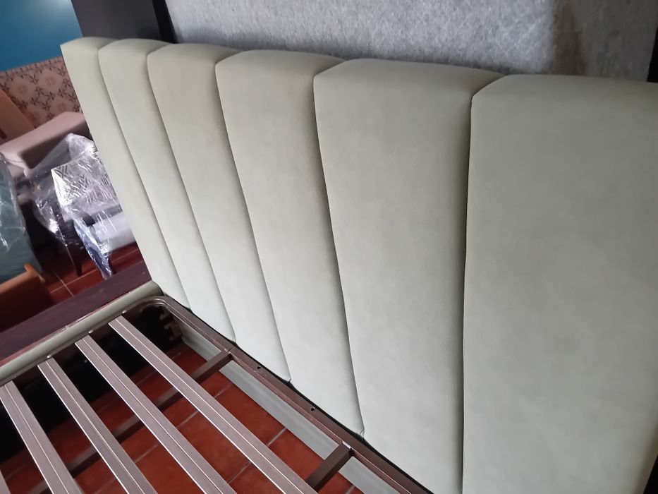 Camas estofadas na medida que pretender