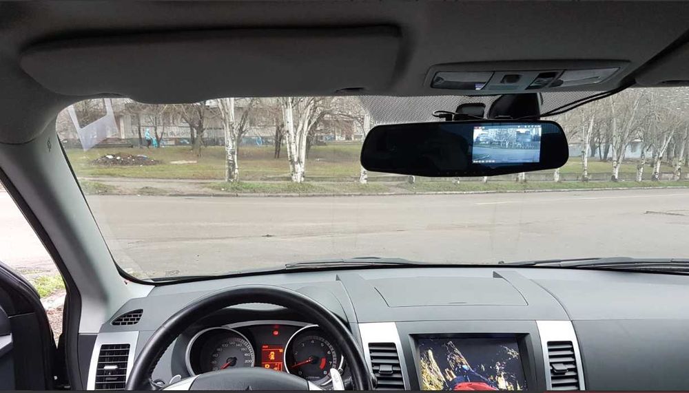 Видеорегистратор-Зеркало с камерой заднего вида Vehicle- в автомобиль