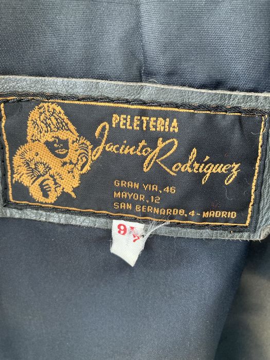 Casaco em pele cinza. Tamamho S/M