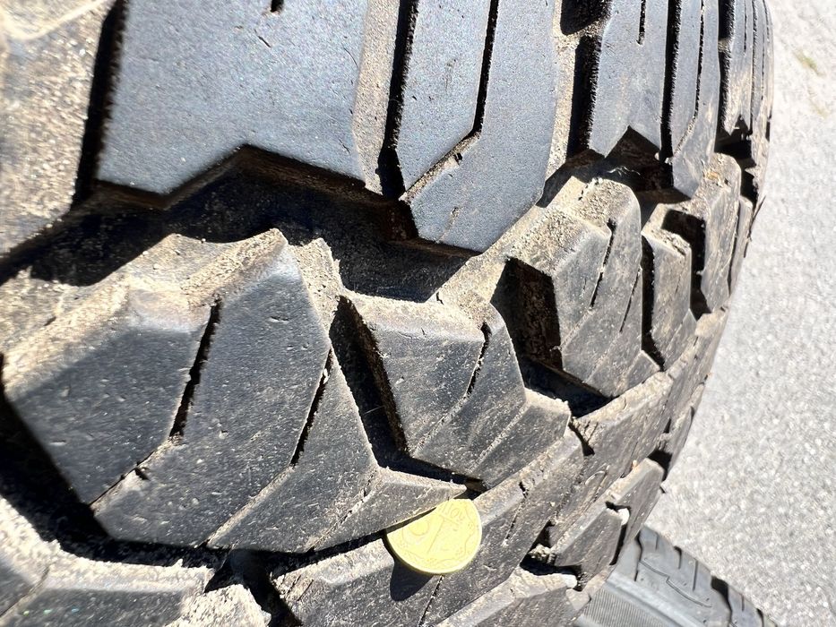 LT 275 70R18 125/122S Pawer Lender A/T