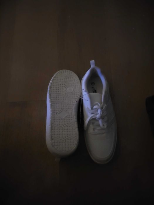 Nowe buty białe męskie 43r