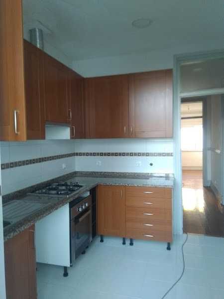 Vende- se T3 Campo de Ourique