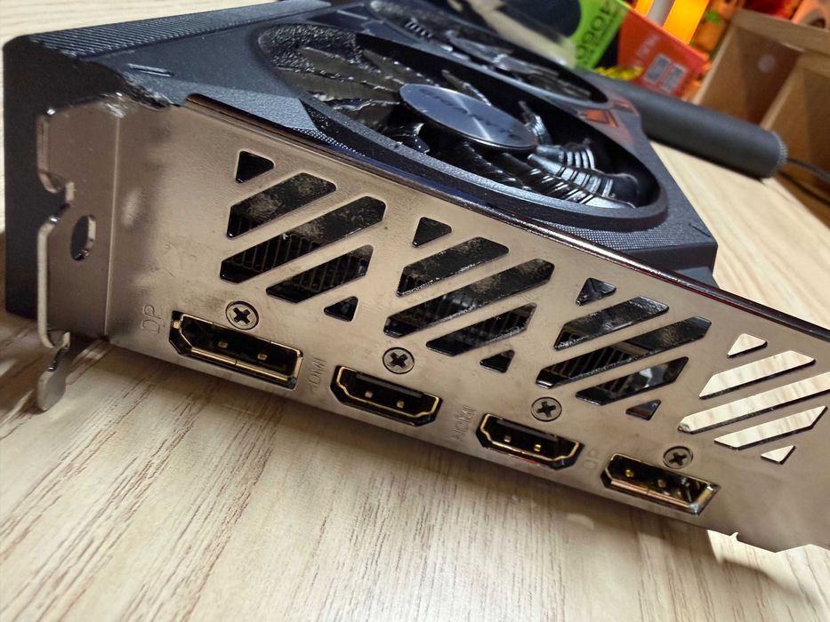 Placa Gráfica NVIDIA Gigabyte GeForce RTX 4060 Windforce OC 8GB DLSS 3