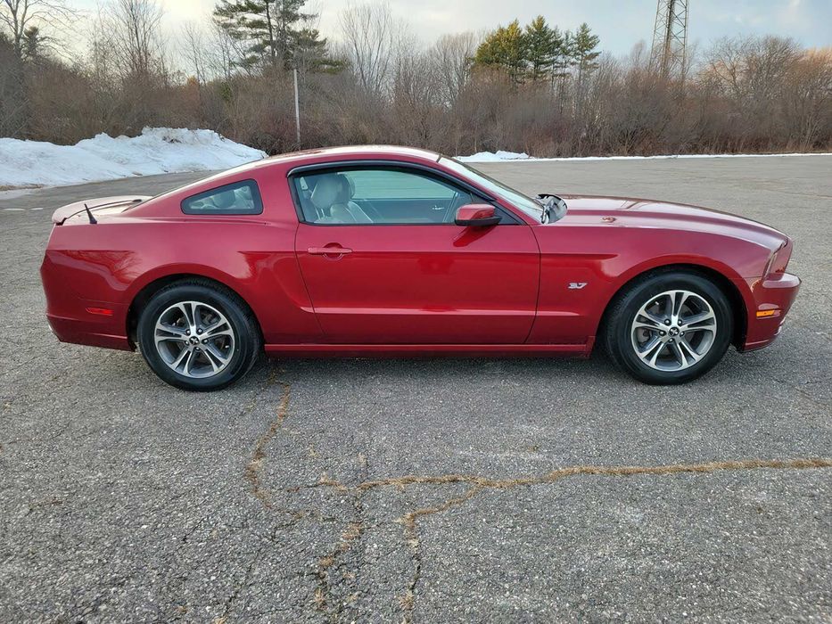 Ford Mustang      2014