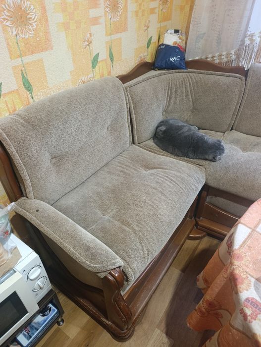 Диван на кухню або на дачу