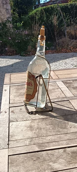Garrafa antiga de whisky
