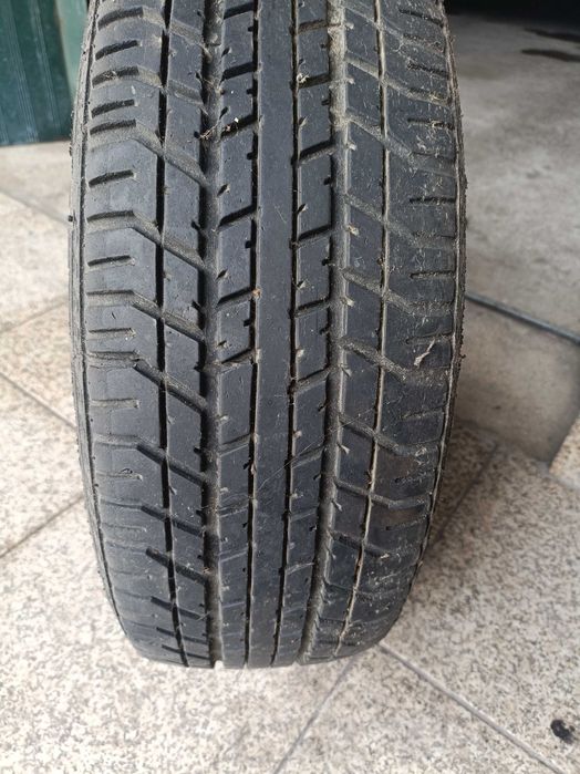 Pneus com jantes semi novos