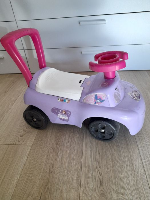 Samochód dla dziewczynki