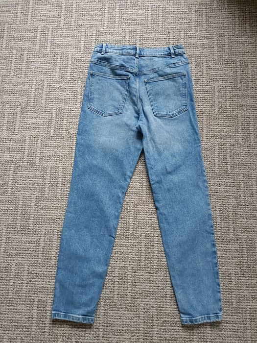 Spodnie jeansowe z wysokim stanem typu slim mom