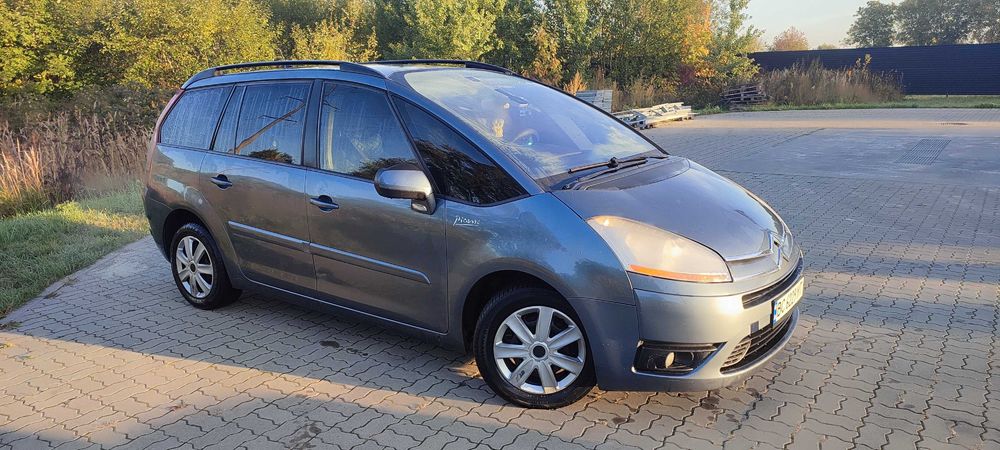 Автомобіль Сітроен С4 Гранд Пікассо