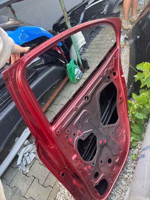 Drzwi tylne prawe do Mazda 3 IV