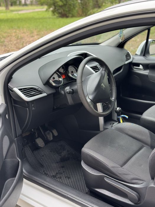 Peugeot 207 2011г.в