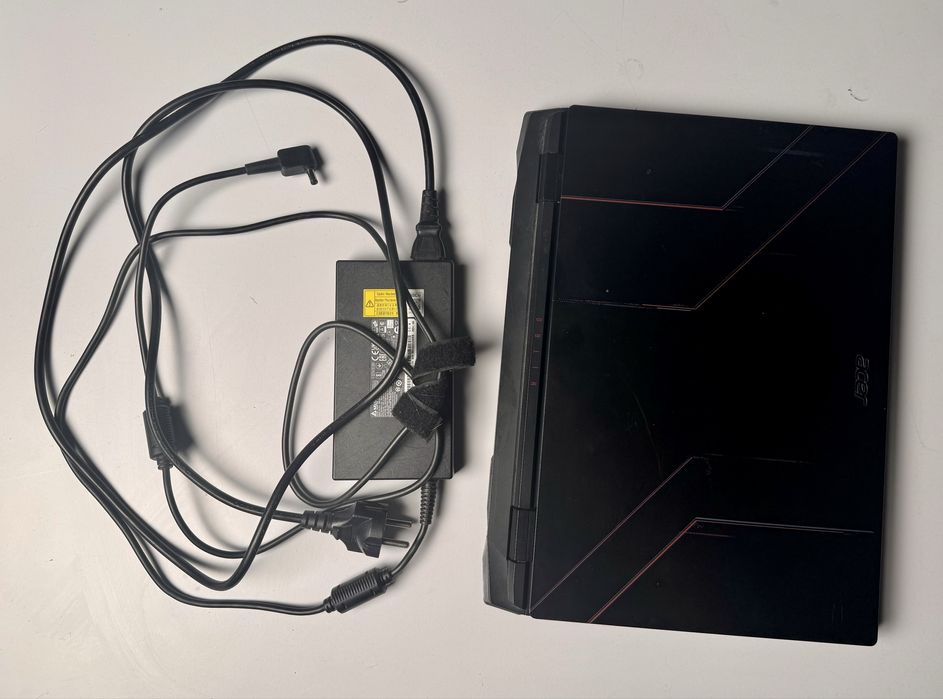 Laptop Acer Nitro 5 R5-6600H/16GB/512GB+1TB/RTX 3050/144Hz