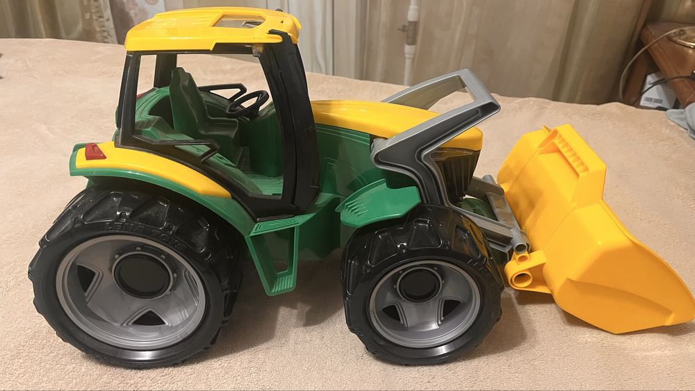 трактор лена, стан ідеальний