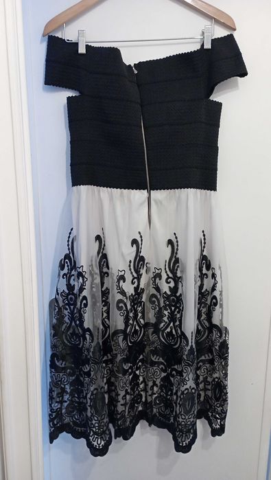 Vestido preto com renda usado apenas uma vez