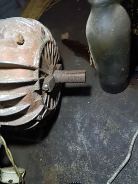 Продам електро двигатель