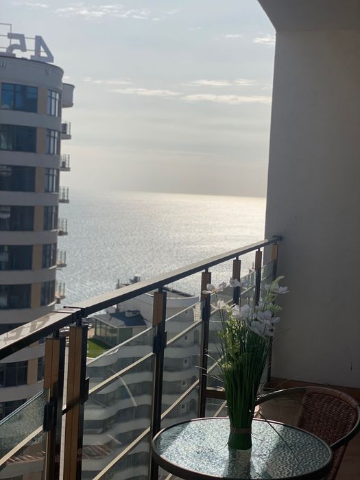 Посуточно Аркадия, Каманина, квартира с ТЕРРАСОЙ вид на море ПОДОБОВО