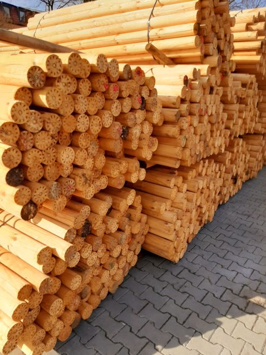 Parkur słupki toczone okrąglaki przeszkody dla koni stemple drewniane