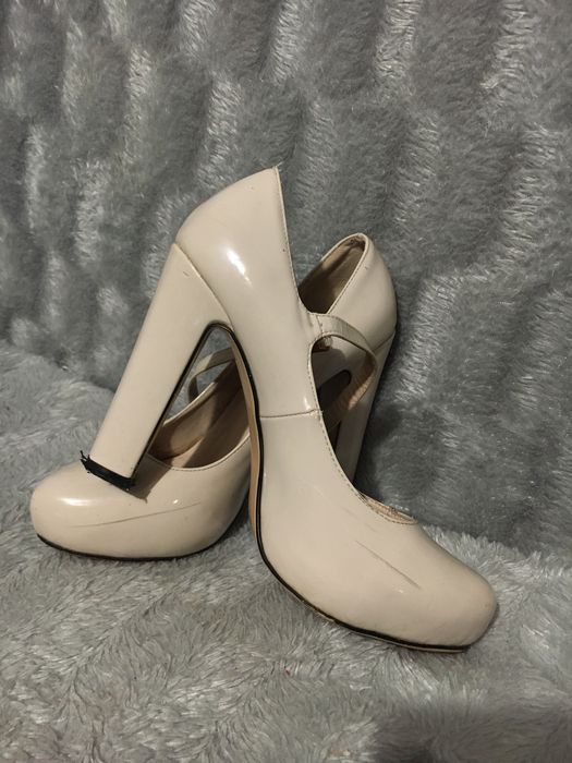 туфлі беживого кольору дуже зручні