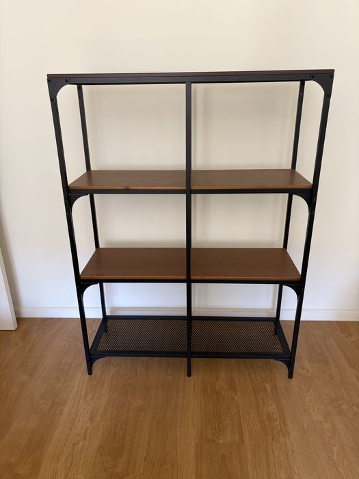 Estante IKEA FJÄLLBO – estilo industrial – excelente estado