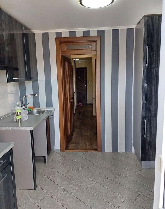 Продається 2-х кімнатна квартира з ремонтом в Центрі