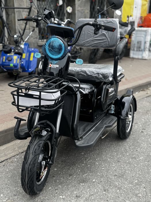 Електротрицикл DOZER Model 4E