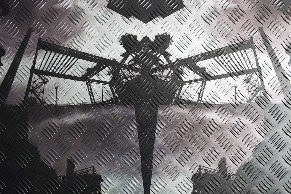 Kolaż fotograficzny "Istota" 100x100cm - blacha ryflowana, druk UV.