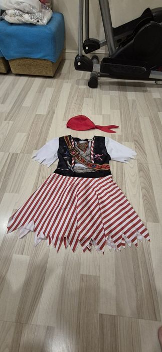 Stroj na bal piratki