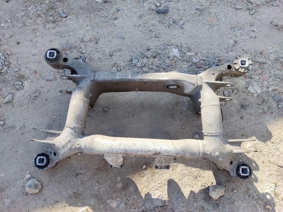 Trawers BMW E60 E61 Zawieszenie tył