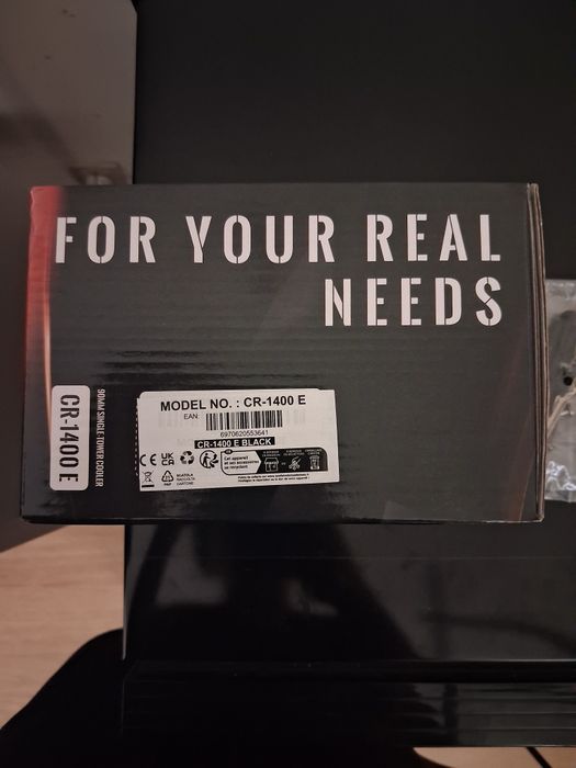 Só vendo as 6 ventoinhas brancas porque quero umas pretas para combinar com a minha caixa preta do PC. De resto, são brutais e têm um RGB incrível!