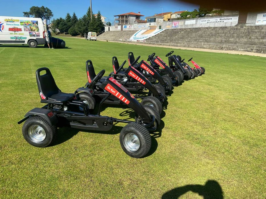 Aluguer de insufláveis / pistas obstáculos / karts a pedais