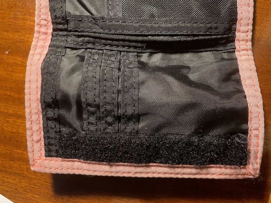 Carteira rosa Eastpak