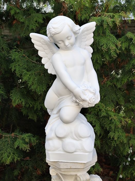 Скульптура ангела з бетона для пам`ятників
