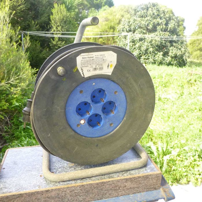 Extensão Elétrica com Enrolador. 3 x 1,5 mm, 50 m em bom estado