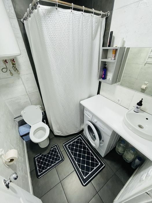 Свободна2х ком.кв,поселок Котовского этаж 4,свет есть, генератор есть.