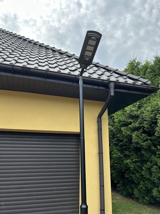 Maszt pod kamery - oświetlenie - światłowód - solary
