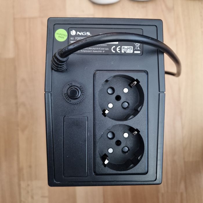 Vende-se UPS e Camera para Pc
