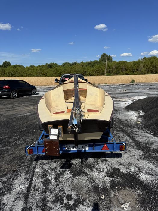 Яхта парусна моторна двух палубна с лафетом лавет катер