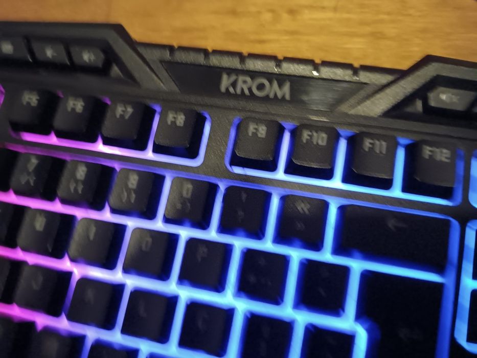 Teclado gaming RGB