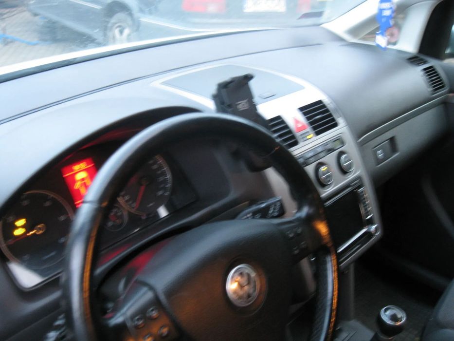 Volkswagen Touran deska konsola air bag
