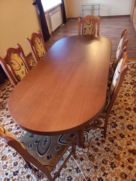 Stół z 6 krzesłami
