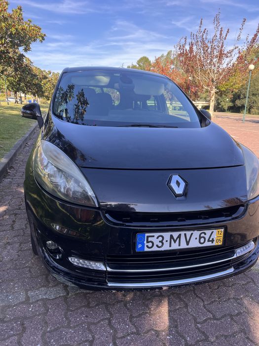 renault  scenic 2012