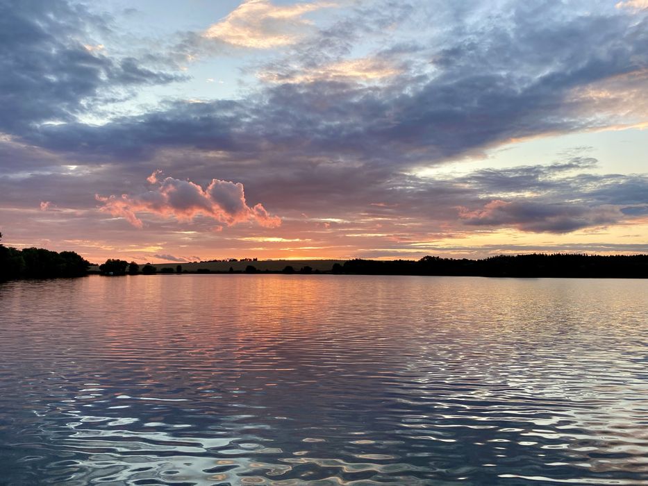 Сдам дом на берегу реки, собственный пляж, баня. Доброполье