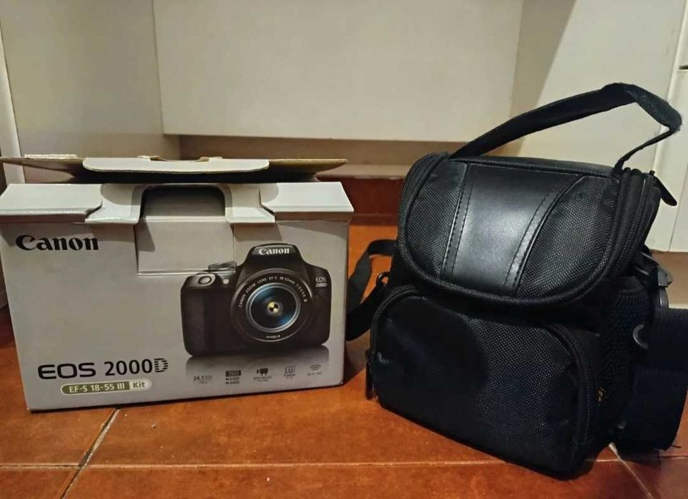 Canon EOS 2000 D + lente 18-55mm + bolsa