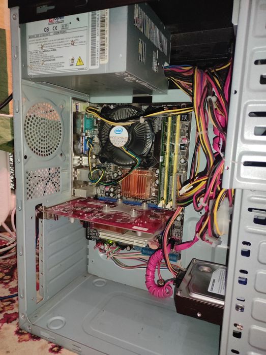 Компьютер  Системный блок Двухъядерный  2x2.0/4/160gb/video x1650